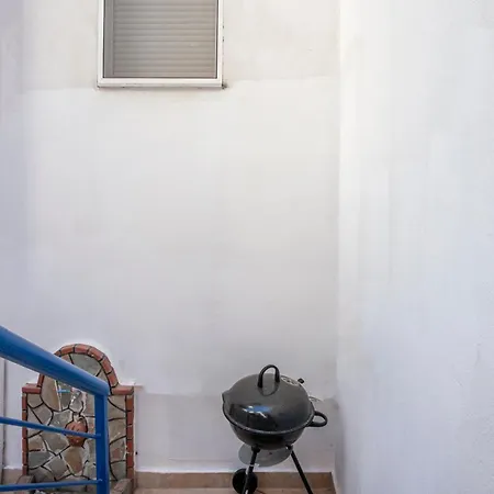 Mira Villa