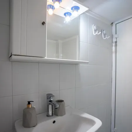 Mira Villa